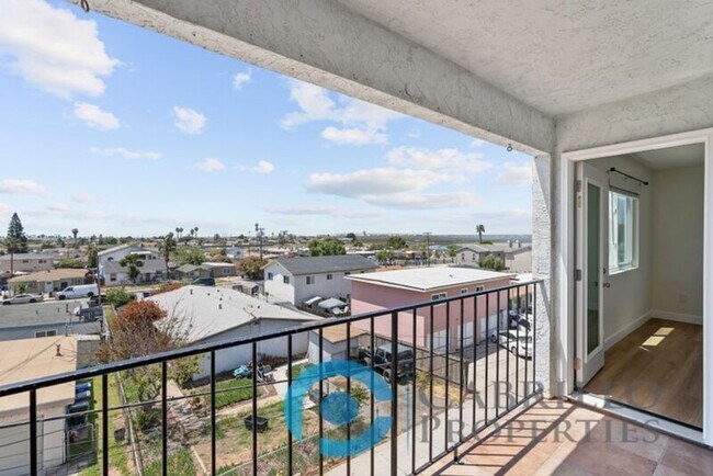 Building Photo - 526 11th St