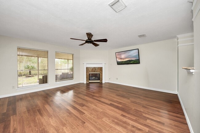 Building Photo - 1024 Glenview Dr