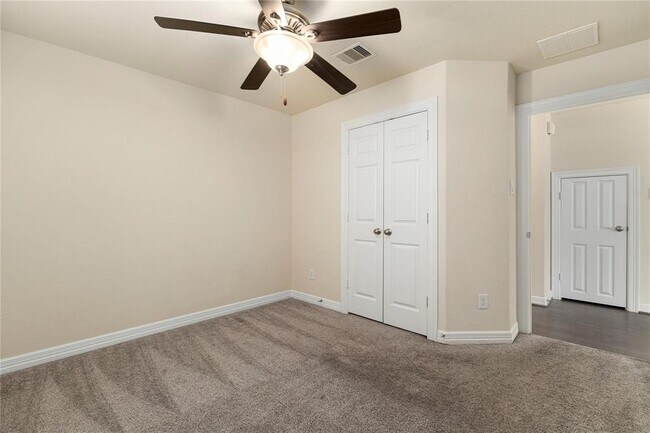 Building Photo - 1511 Peyton Oaks Pl