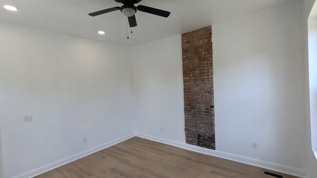Building Photo - 3834 Wisconsin Ave