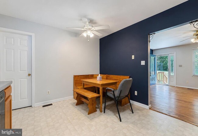 Building Photo - 8433 Sailboat Ln