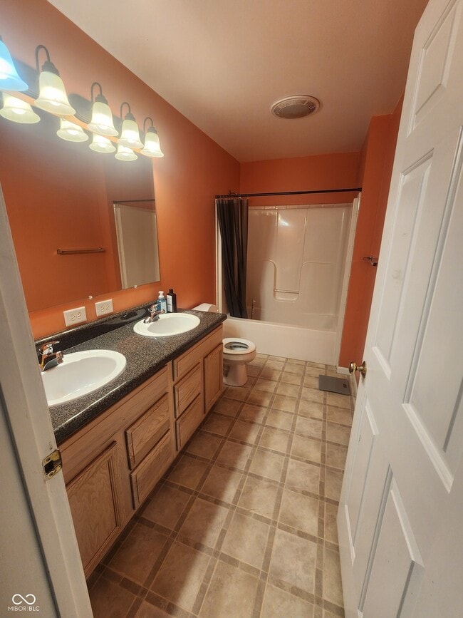 Building Photo - 9010-9020 IN-3