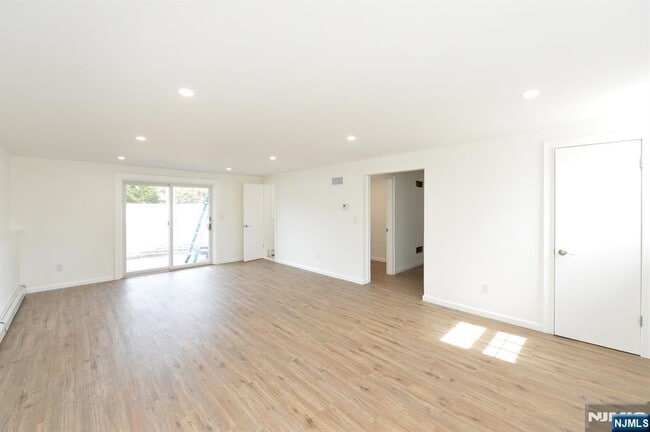 Building Photo - 269 Columbia Terrace