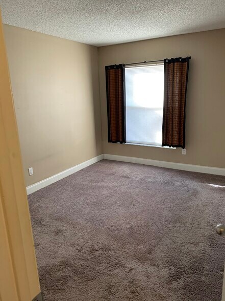 Building Photo - 5464 E Michigan St