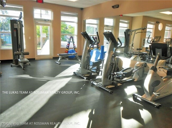 Building Photo - 2743 First St