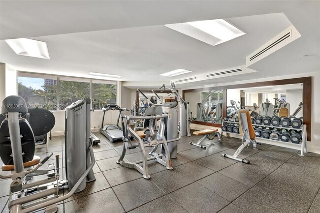 Building Photo - 2600 Island Blvd