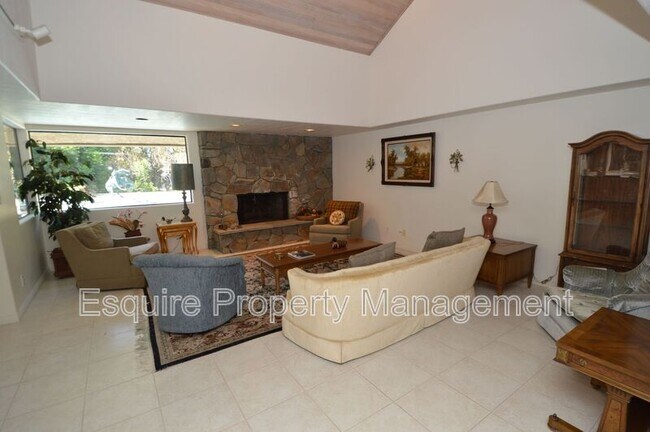 Building Photo - 31 Alviso Dr