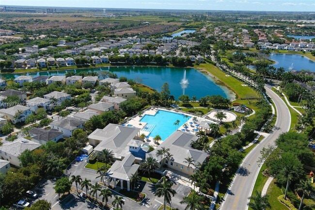 Building Photo - 2380 NE 1st St