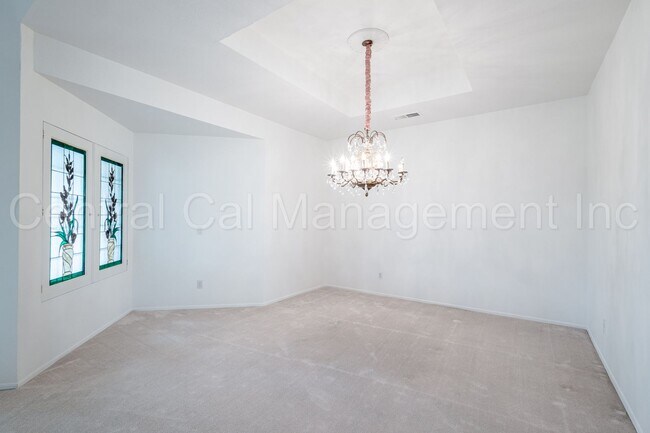 Building Photo - 4 Bedroom/2.5 Bath Home with Paid Solar an...