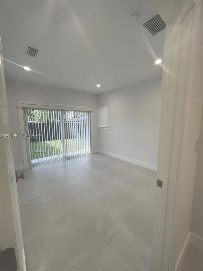 Building Photo - 6329 SW 23rd St