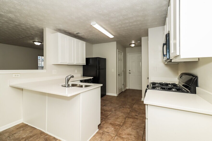 Building Photo - 124 Silver Fox Trail