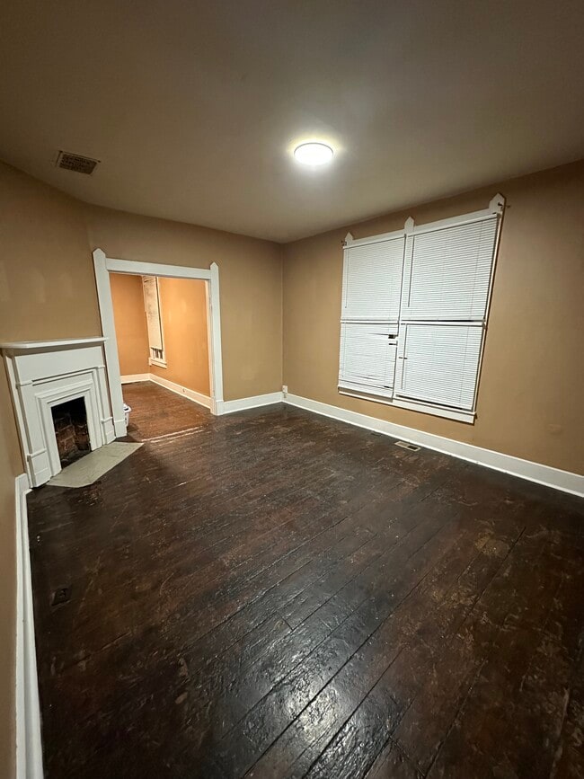 Building Photo - 610 S Green St