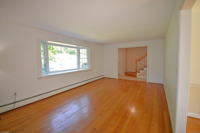 Building Photo - 18 Overbrook Rd