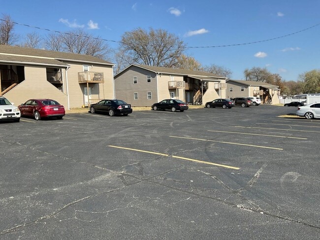 Building Photo - Nice 2BR/2BA near MSSU campus! (downstairs...