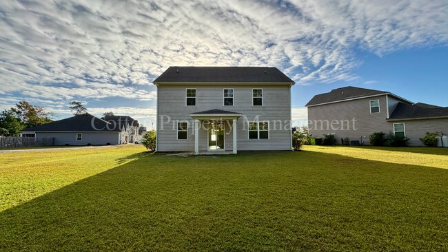 Building Photo - 473 Esthwaite Dr SE