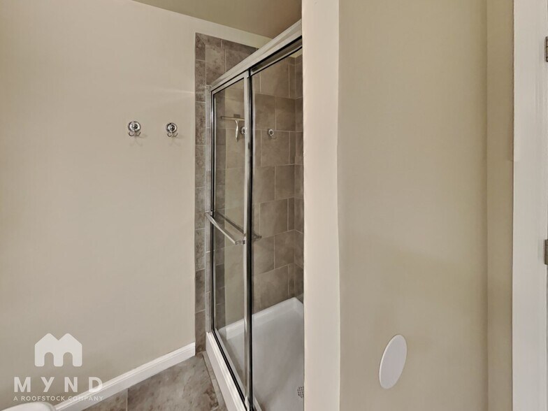 Building Photo - 1012 Merlin Dr