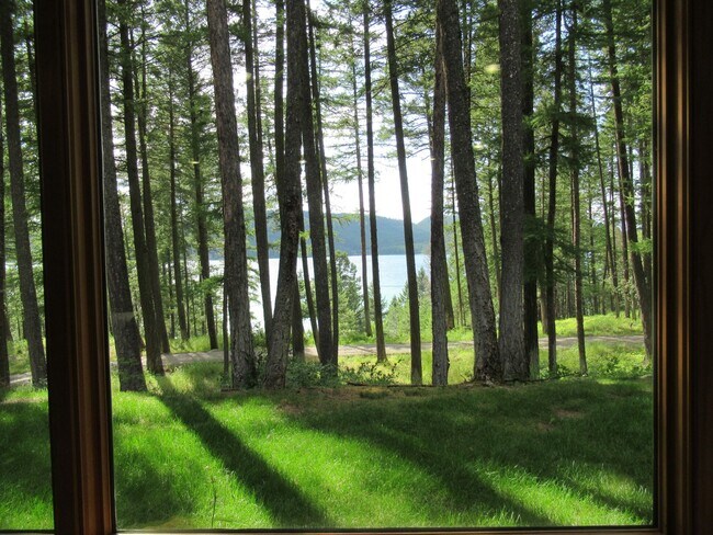Building Photo - Hidden Whitefish Lake 3 bedroom Furnished ...