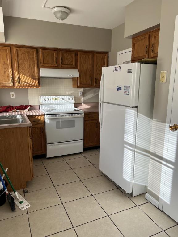 Building Photo - 1850 McCloskey Ave