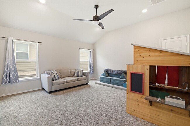 Building Photo - 4 Bedroom Home for Rent in San Antonio with Solar Panels – Cinco Lakes Move-In Ready!