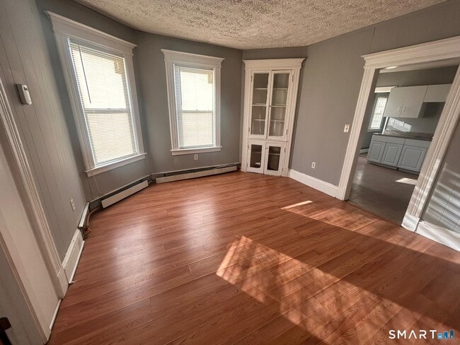 Building Photo - 314 Capen St