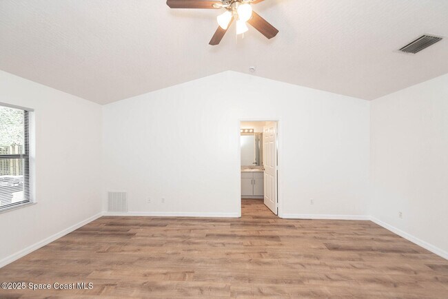 Building Photo - 2202 Appalachian Dr