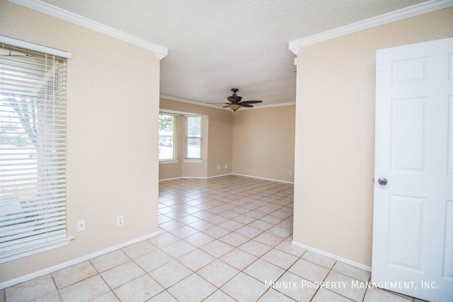 Building Photo - 4429 Esmond Dr