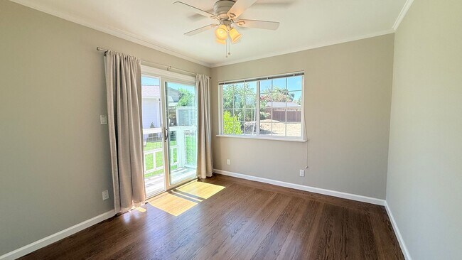 Building Photo - POETS CORNER GEM! Charming and One Of A Kind, 3BD/1BA on a Cul-de-sac Available NOW!