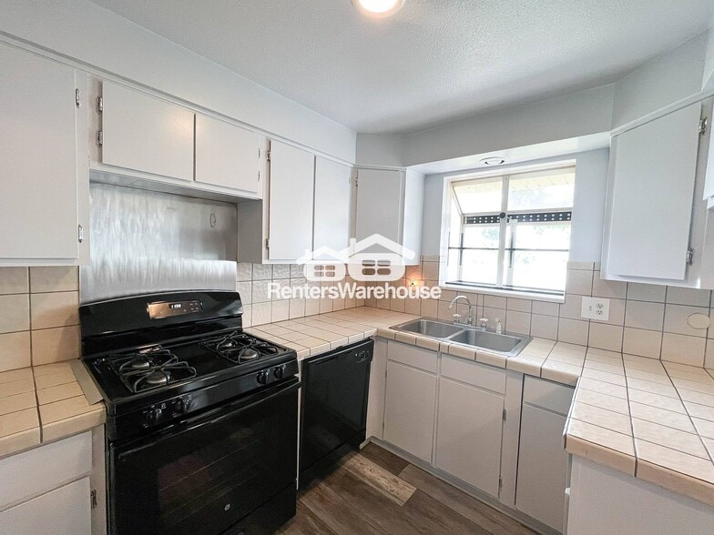 Building Photo - 16382 W 55th Pl