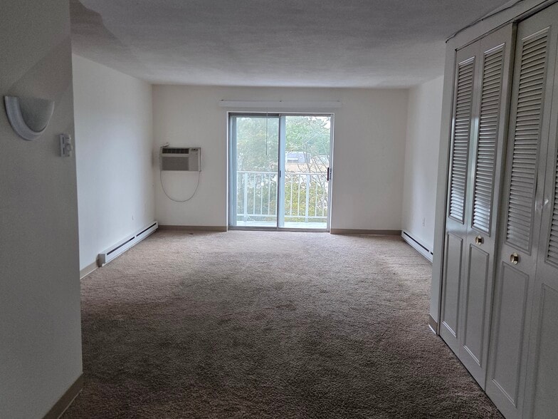 Building Photo - 26 Greentree Ln