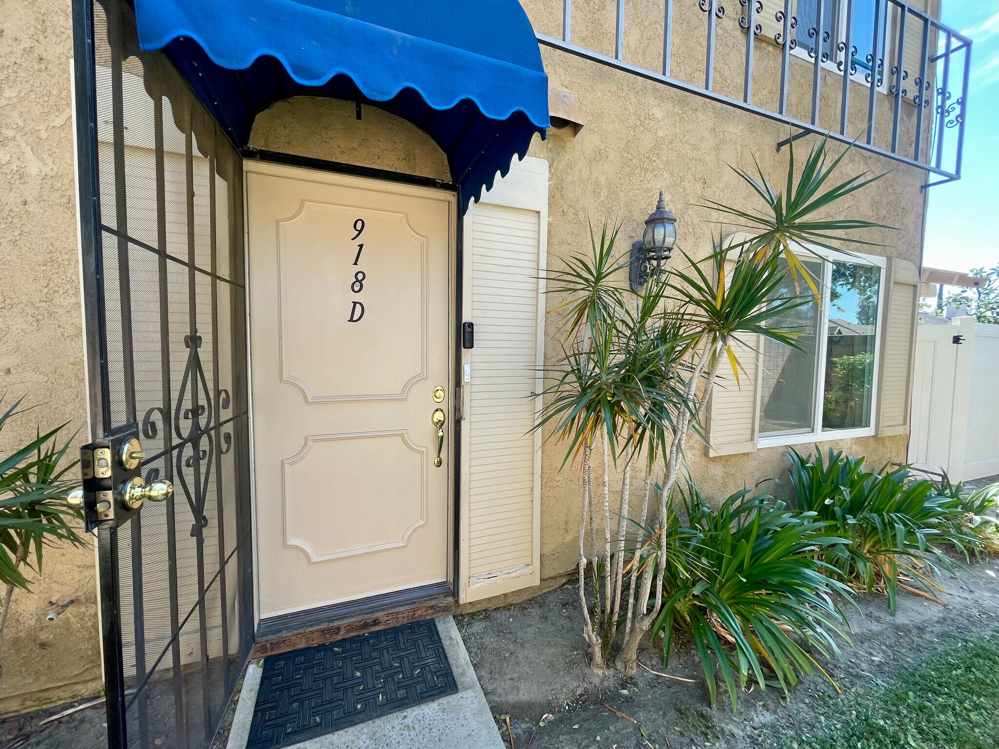 Building Photo - 918 S Mountain Ave