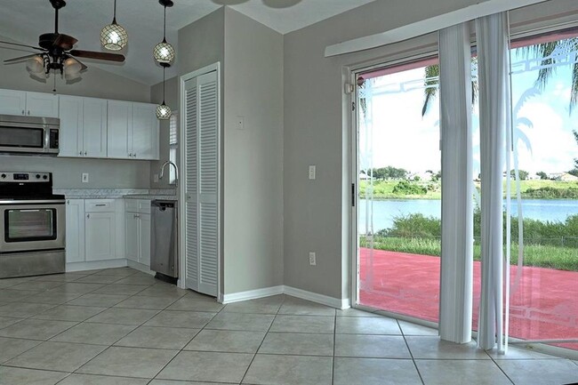 Building Photo - 6617 Coral Cove Dr