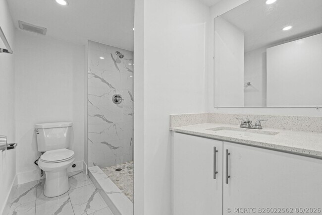 Building Photo - 9227 SW 87th Ave
