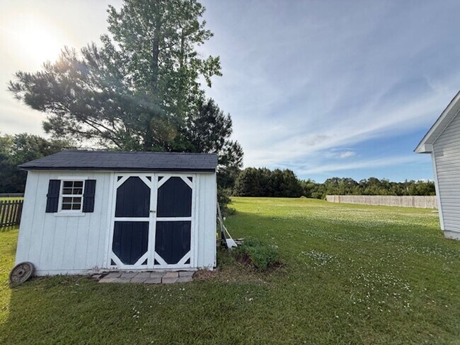 Building Photo - Rockford Forest Community