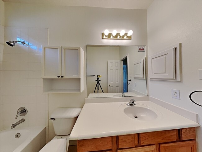 Building Photo - 534 Starkstone Ct