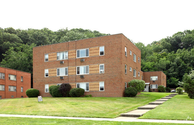 Primary Photo - Hillcrest Terrace Apartments