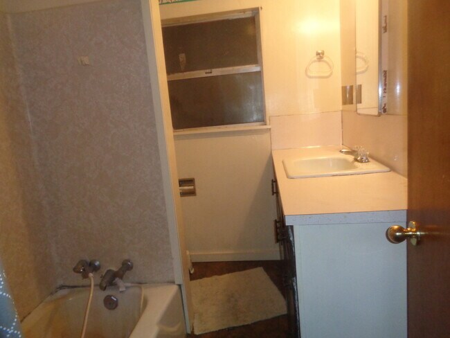 Building Photo - Breath of Fresh Air