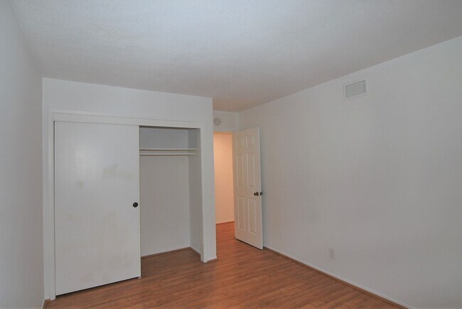 Building Photo - Beautiful 3-Bedroom Home with Pool, Spa & 3-Car Garage in Orange