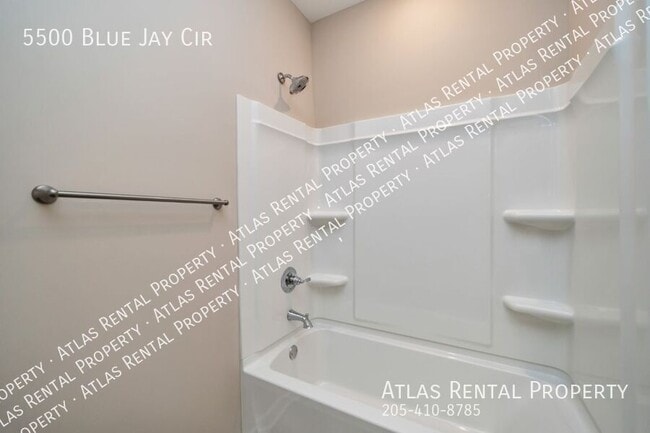 Building Photo - 5500 Blue Jay Cir