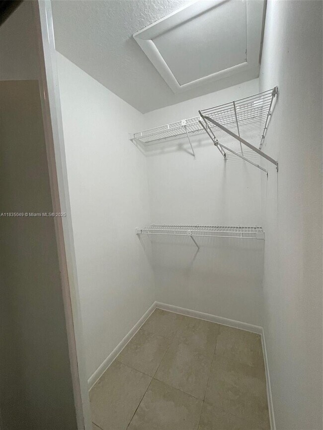 Building Photo - 1107 San Remo Cir