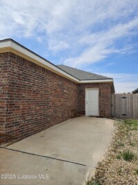 Building Photo - 5537 Itasca St