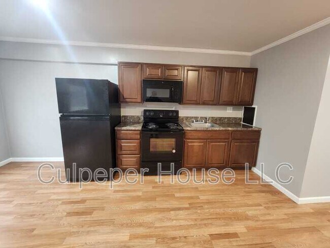 Building Photo - 2854 W Sylvania Ave