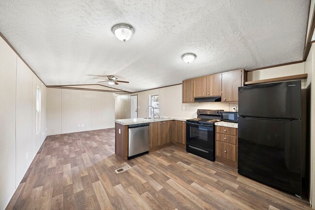 Building Photo - 9228 Sharyn Dr