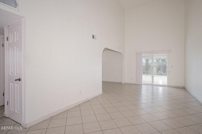 Building Photo - 3425 Hickman St