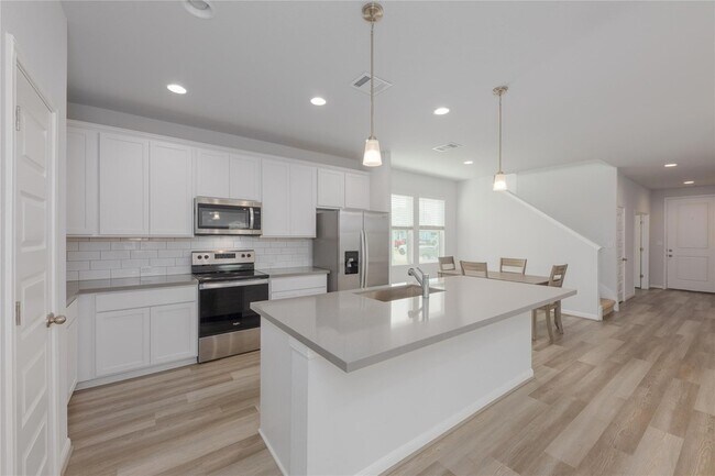 Building Photo - 301 Elm Br Trl