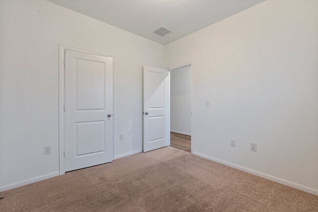 Building Photo - Stunning 4/2 Brand New Home in Kyle!