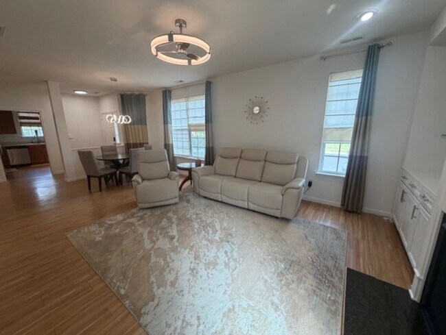 Building Photo - 5301 Brinsley Ln