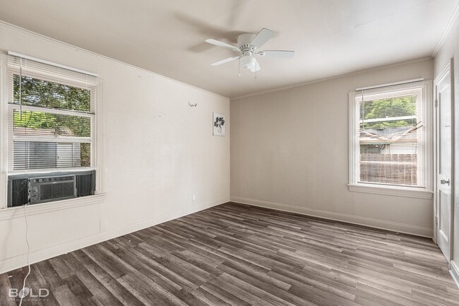 Building Photo - 3920 Huston St