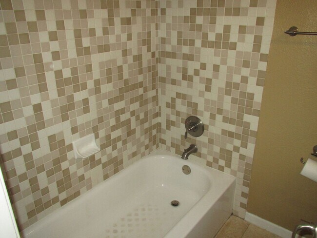 Building Photo - 3204 Menchaca Rd
