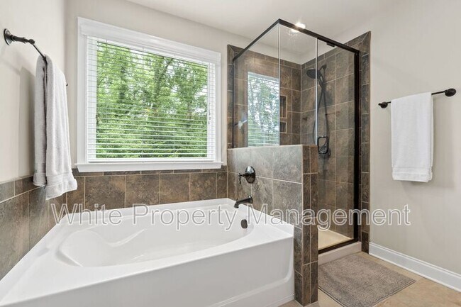 Building Photo - 1830 Alden Oaks Dr