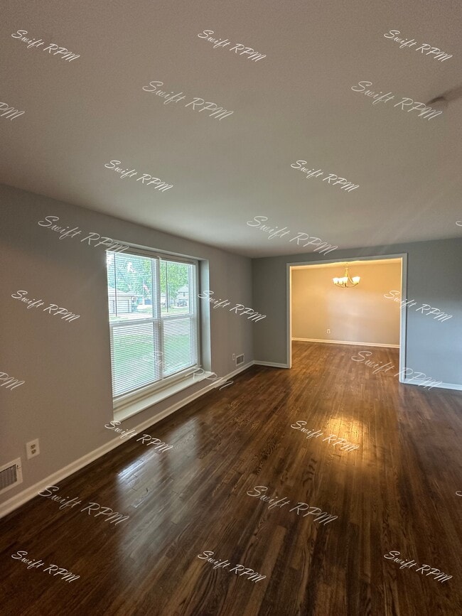 Building Photo - 9805 Carter Dr